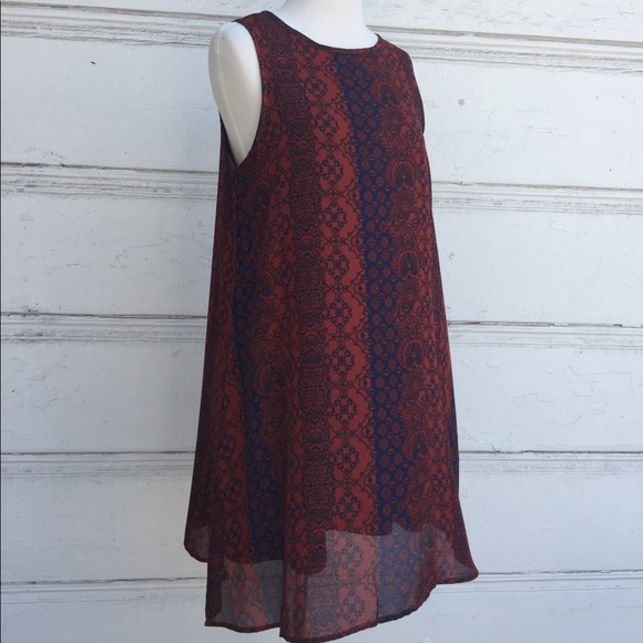 Francesca's Collections Dresses & Skirts - Francesca’s Red Paisley Mini Dress or Tunic Top
